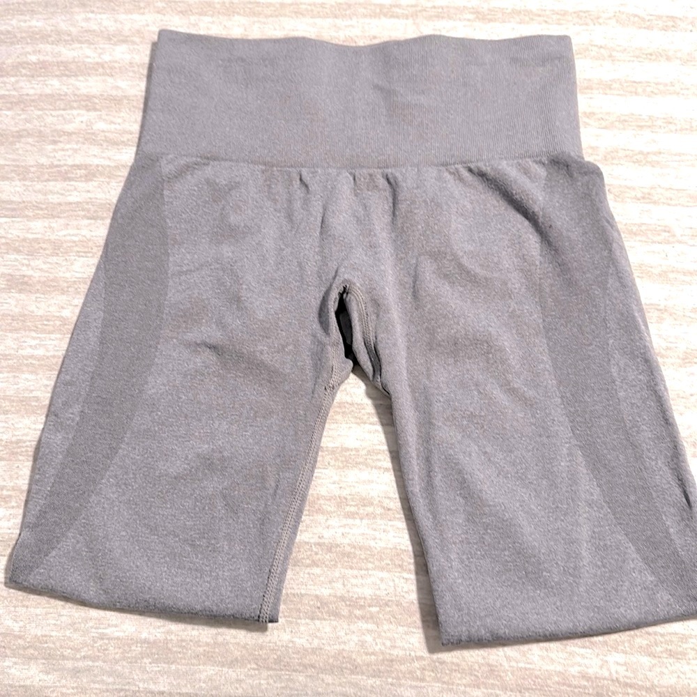 Long workout pants from NVGTN
